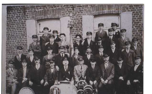 fanfare1905.jpg (39449 octets)
